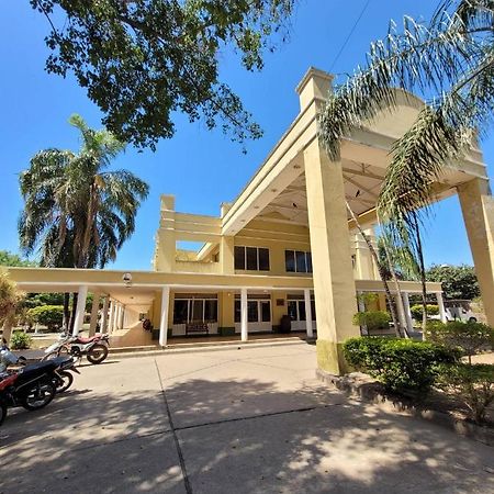 Hotel Portico Norte Tartagal Buitenkant foto