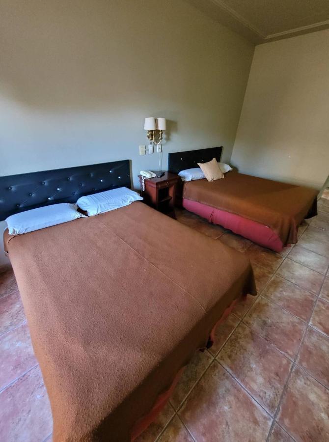 Hotel Portico Norte Tartagal Buitenkant foto